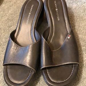 NWOT tommy sandals